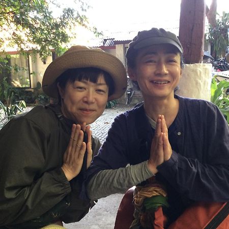 ホテル バーン ソンジュム チエンマイ エクステリア 写真